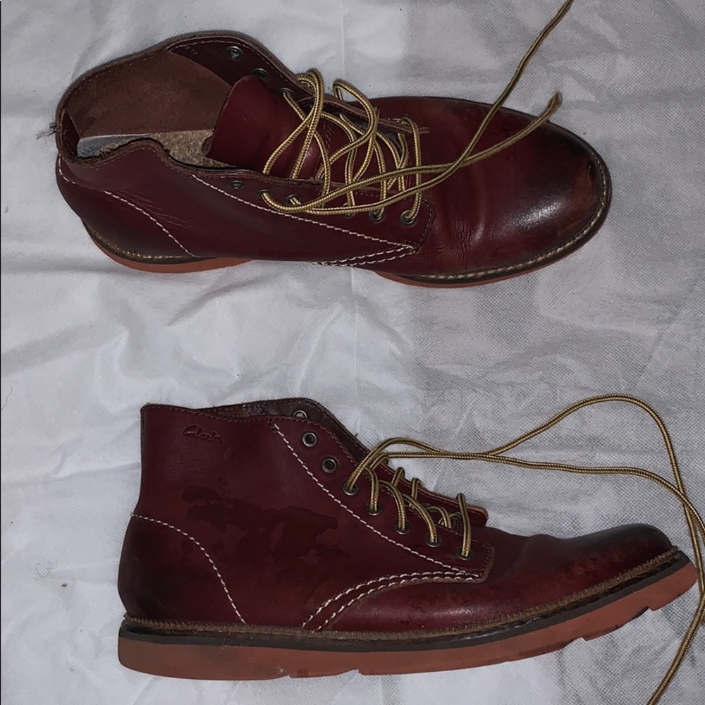 Men’s used burgundy Clark’s boots size 12